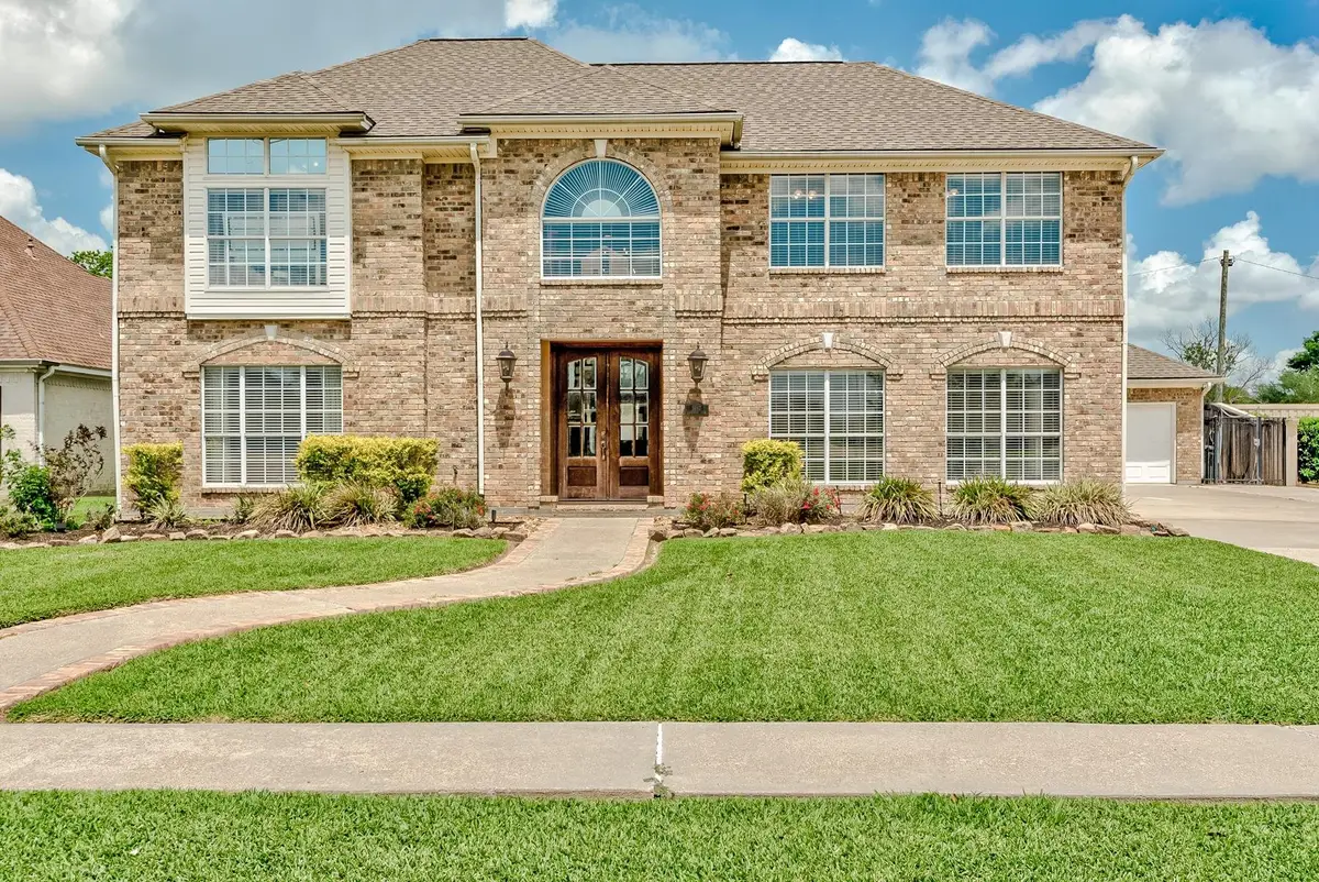 3147 Lancaster Ln, Port Neches, TX 77651 - #1