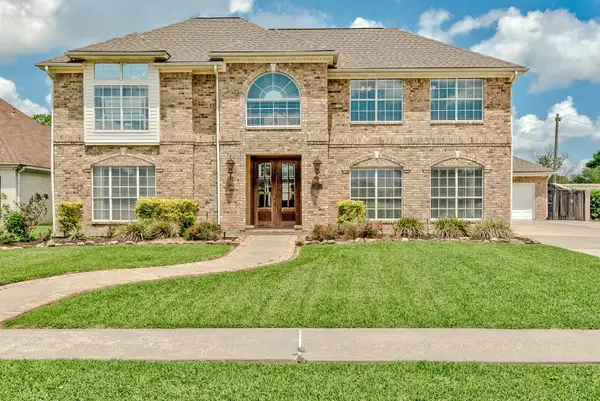 3147 Lancaster Ln, Port Neches, TX 77651