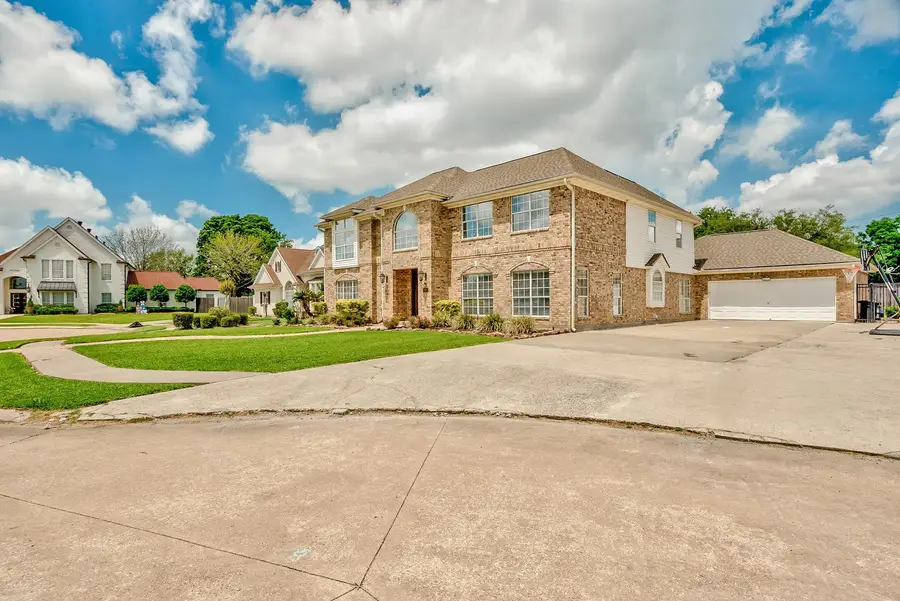 3147 Lancaster Ln, Port Neches, TX 77651 - #2