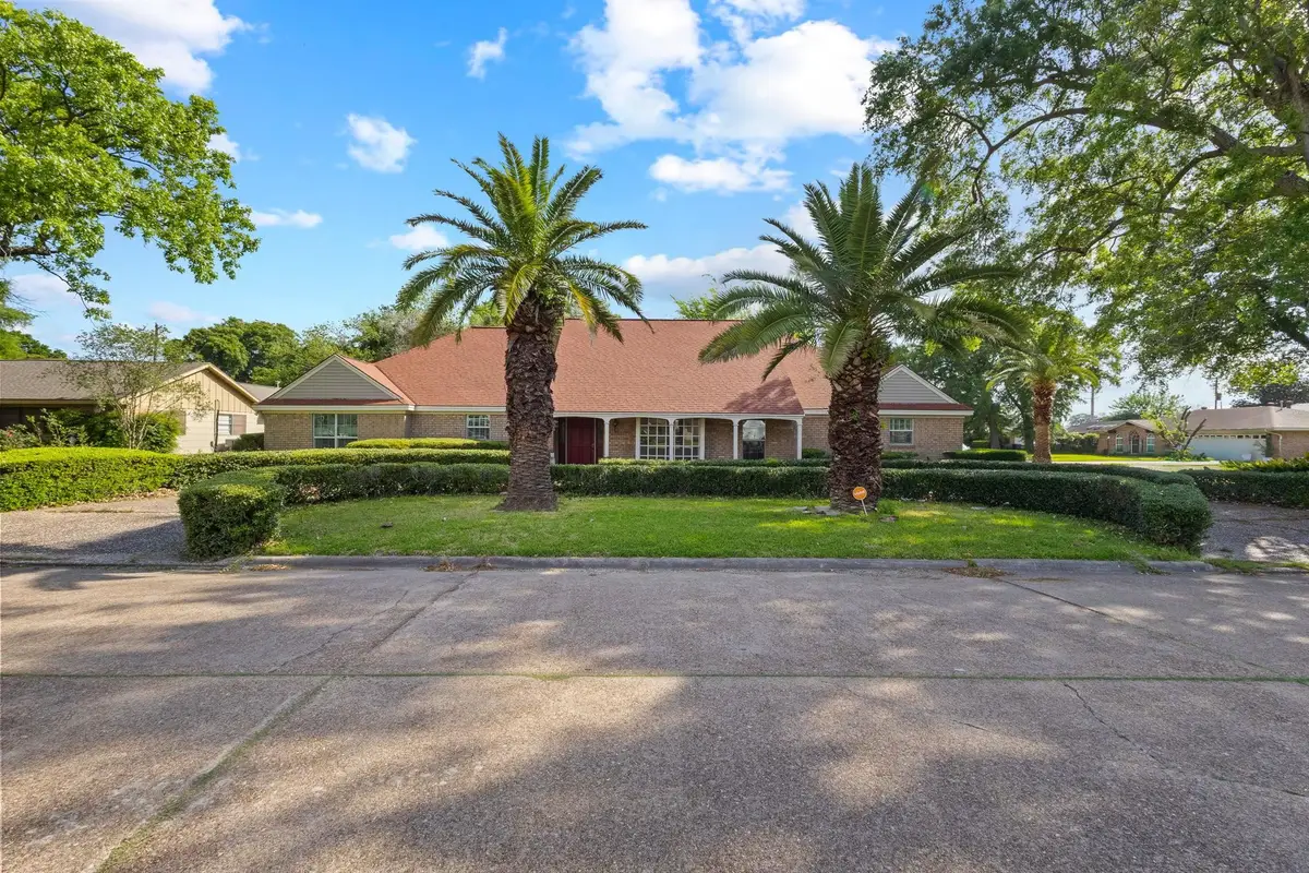 7099 WILLOW OAK DR, Groves, TX 77619 - #1