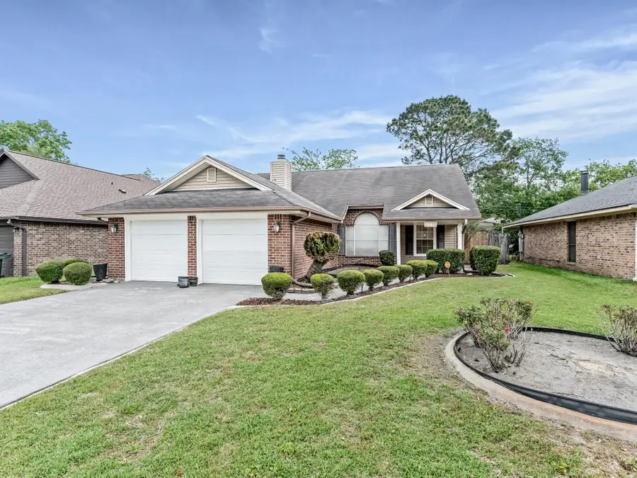 5770 Brett Ln, Beaumont, TX 77713 - #2