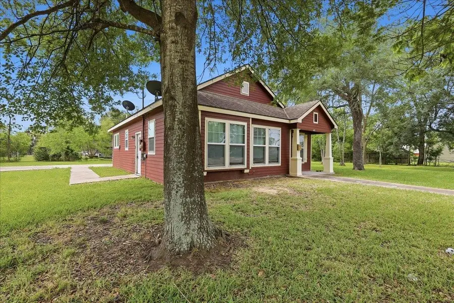 590 E Virginia St, Beaumont, TX 77705 - #3