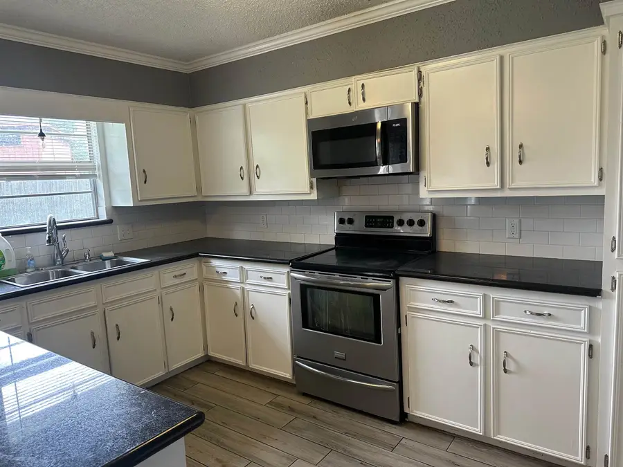 265 Briggs St, Beaumont, TX 77707 - #2