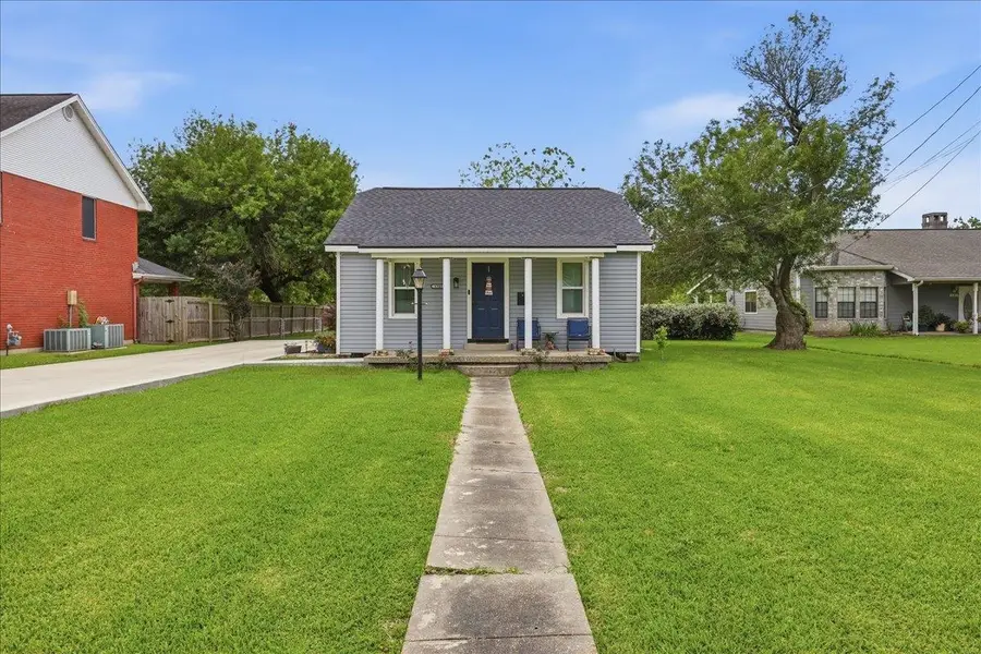 6940 Howe St, Groves, TX 77619 - #3
