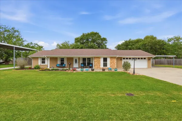 322 Nancy, Bridge City, TX 77611