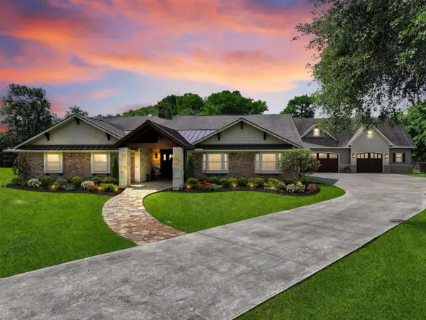 3125 W Park, Orange, TX 77630