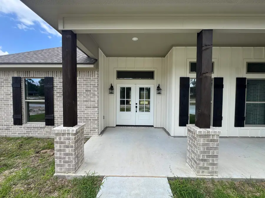 255 Oakwood Dr, Lumberton, TX 77657 - #2