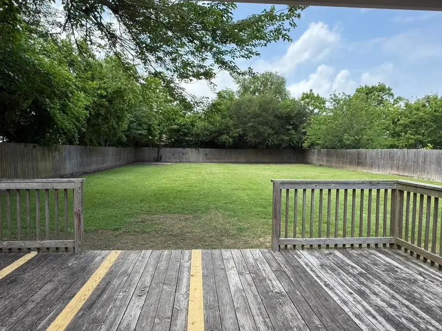 6201 Mire Street, Groves, TX 77619 - #3