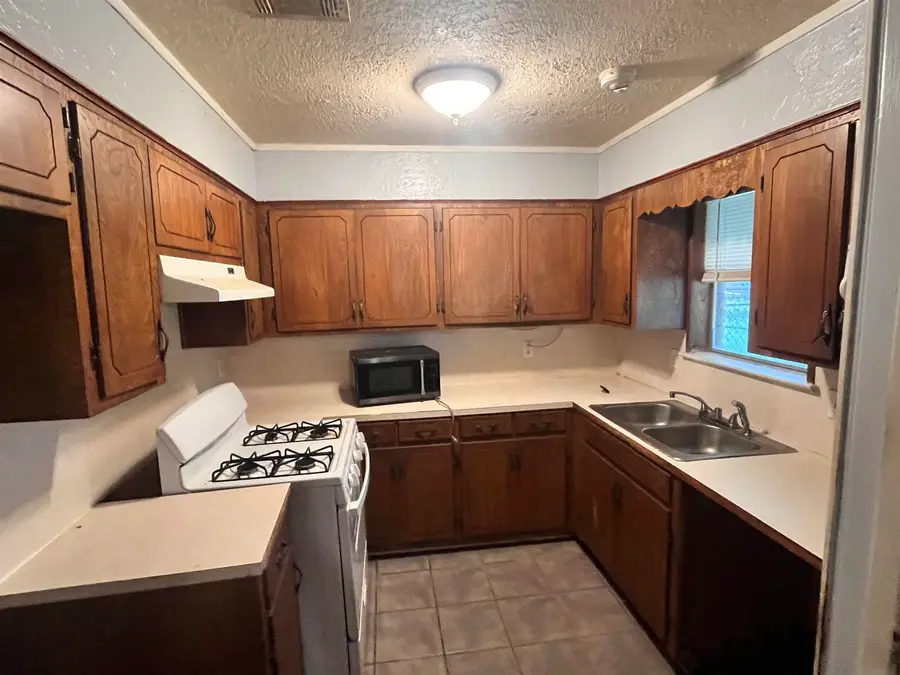 390 NORVELL, Beaumont, TX 77707 - #2