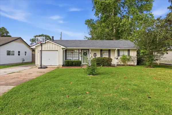 315 S 1 1/2 st, Nederland, TX 77627