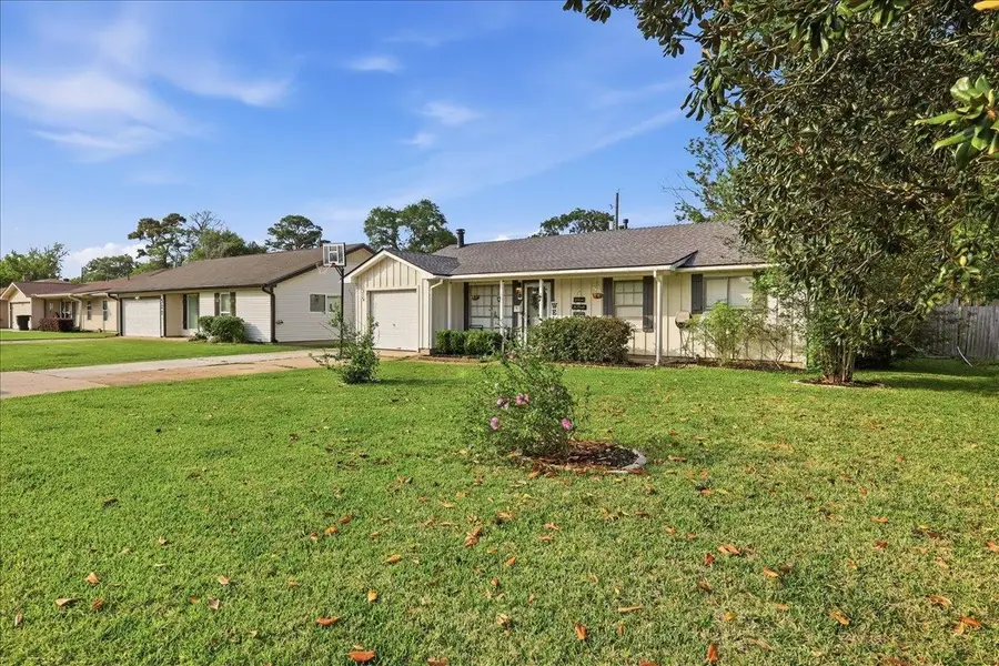 315 S 1 1/2 st, Nederland, TX 77627 - #2