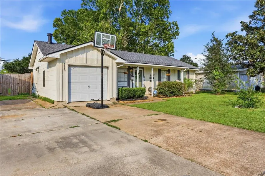 315 S 1 1/2 st, Nederland, TX 77627 - #3