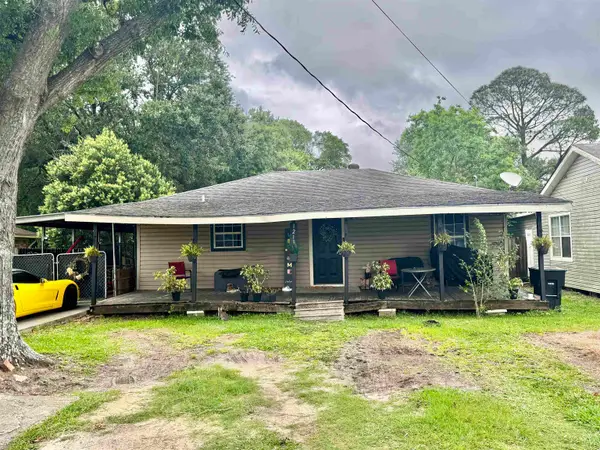 1219 S 13th, Nederland, TX 77627