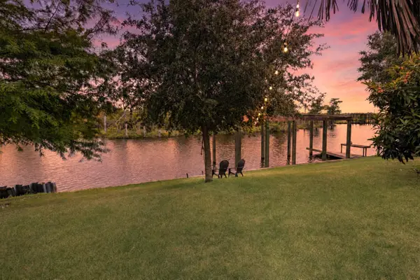 216 Berwick, Bridge City, TX 77611