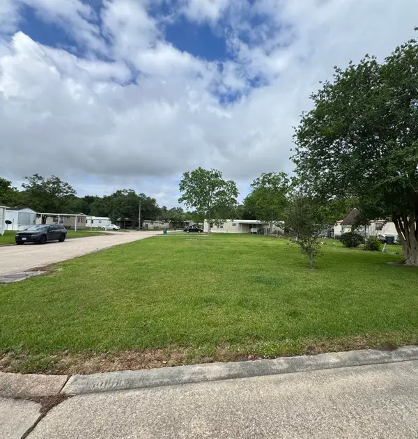 7815 Easley Dr, Beaumont, TX 77713