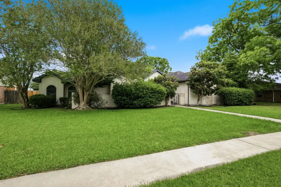 742 Texas Avenue, Port Neches, TX 77651 - #2