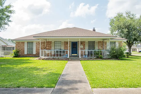 3146 Dogwood Lane, Port Neches, TX 77651