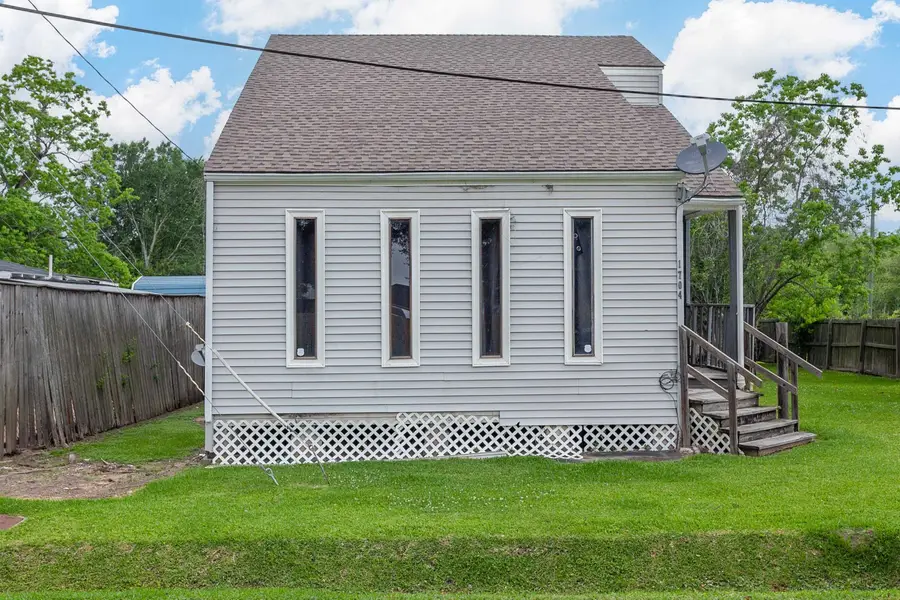 1704 Crockett, Orange, TX 77630 - #2