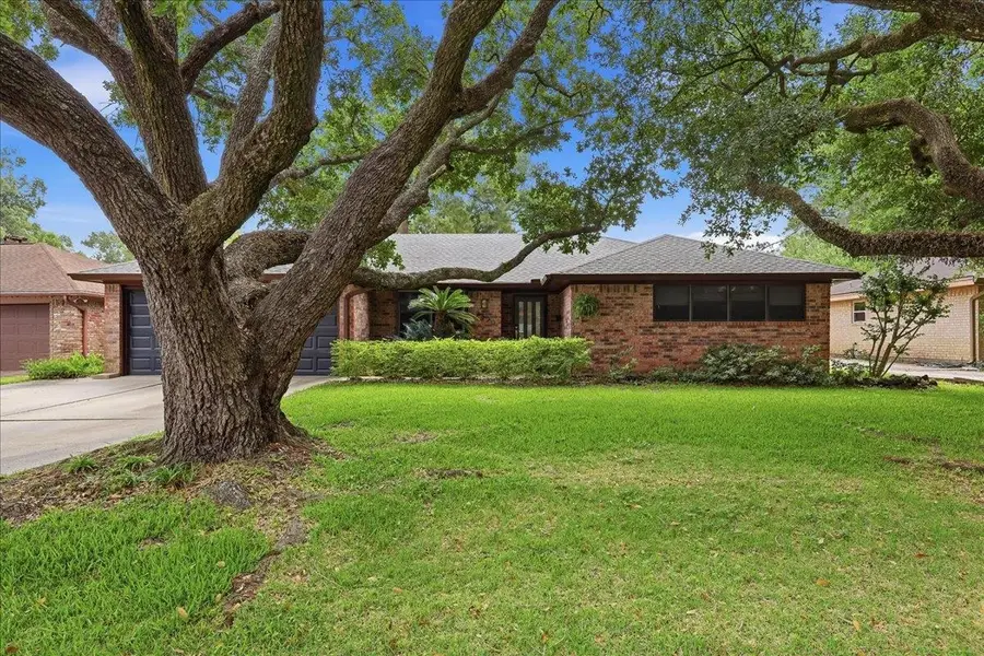 2890 Westmont Dr., Beaumont, TX 77706 - #3