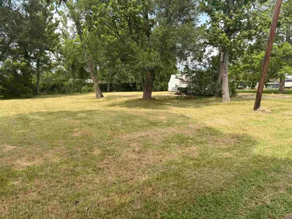 5029 Shelley Dr, Beaumont, TX 77705