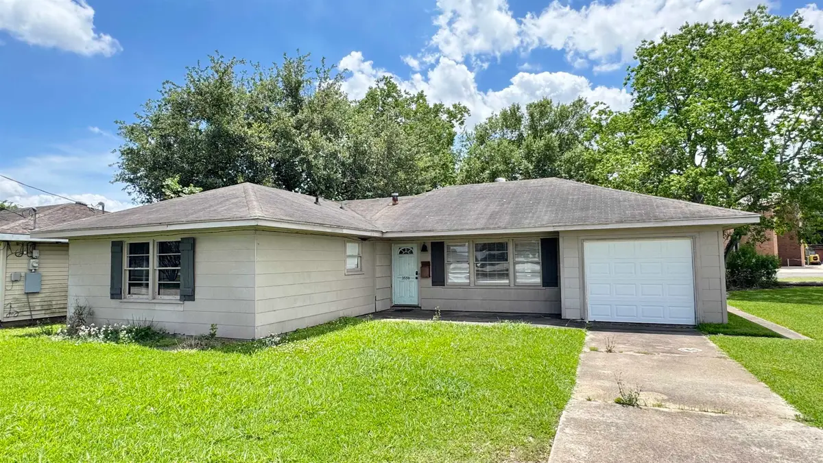 3559 Charles Avenue, Groves, TX 77619 - #1