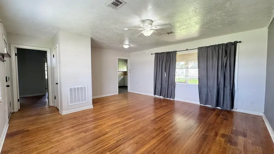 3559 Charles Avenue, Groves, TX 77619 - #2