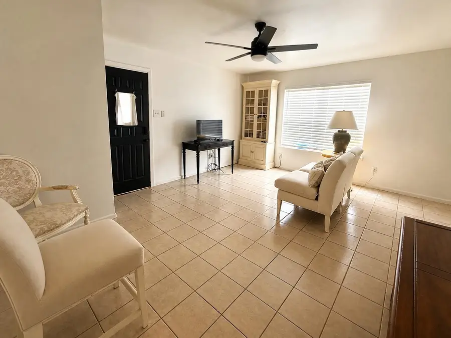4150 Crow Rd., Beaumont, TX 77706 - #3