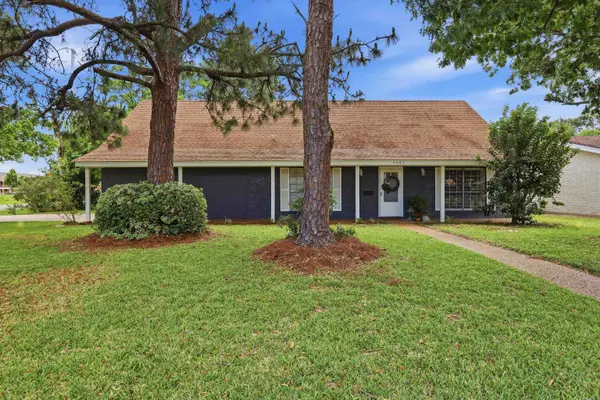 4401 GRAVES AVE, Groves, TX 77619