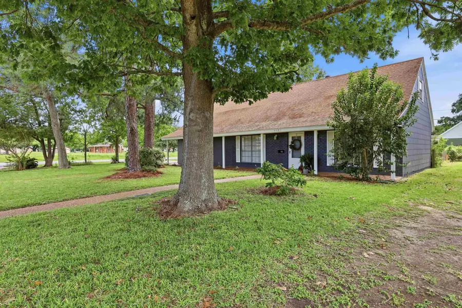 4401 GRAVES AVE, Groves, TX 77619 - #3