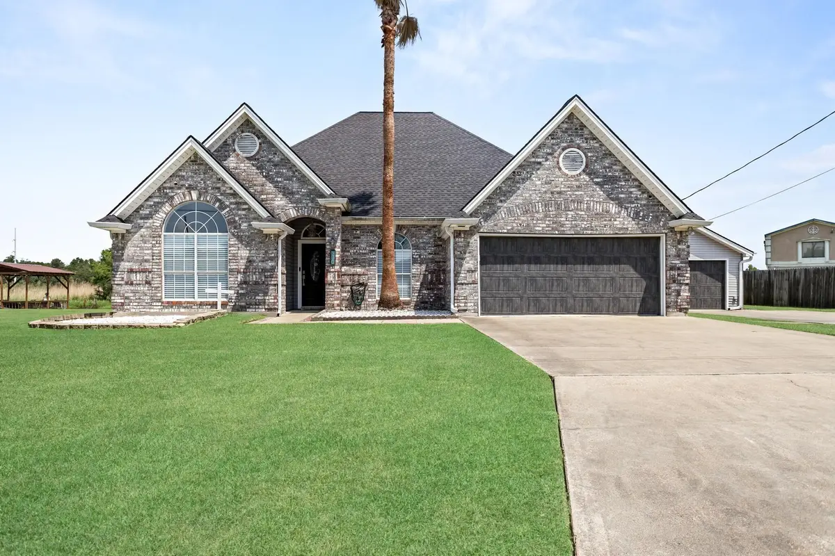 200 SKYLARK AVE, Bridge City, TX 77611 - #1