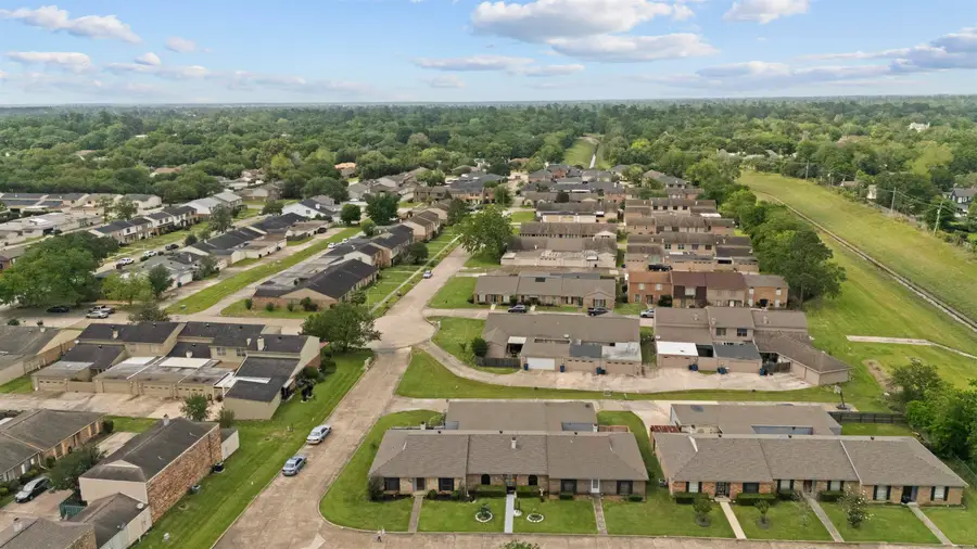 550 Yorktown, Beaumont, TX 77707 - #2