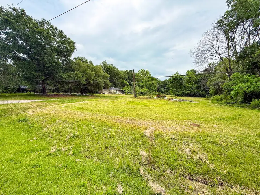 850 E Courtland, Vidor, TX 77662 - #2