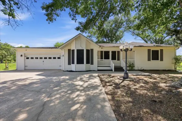 3965 Granger Ln, Orange, TX 77630-8979