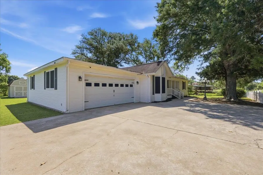 3965 Granger Ln, Orange, TX 77630-8979 - #2