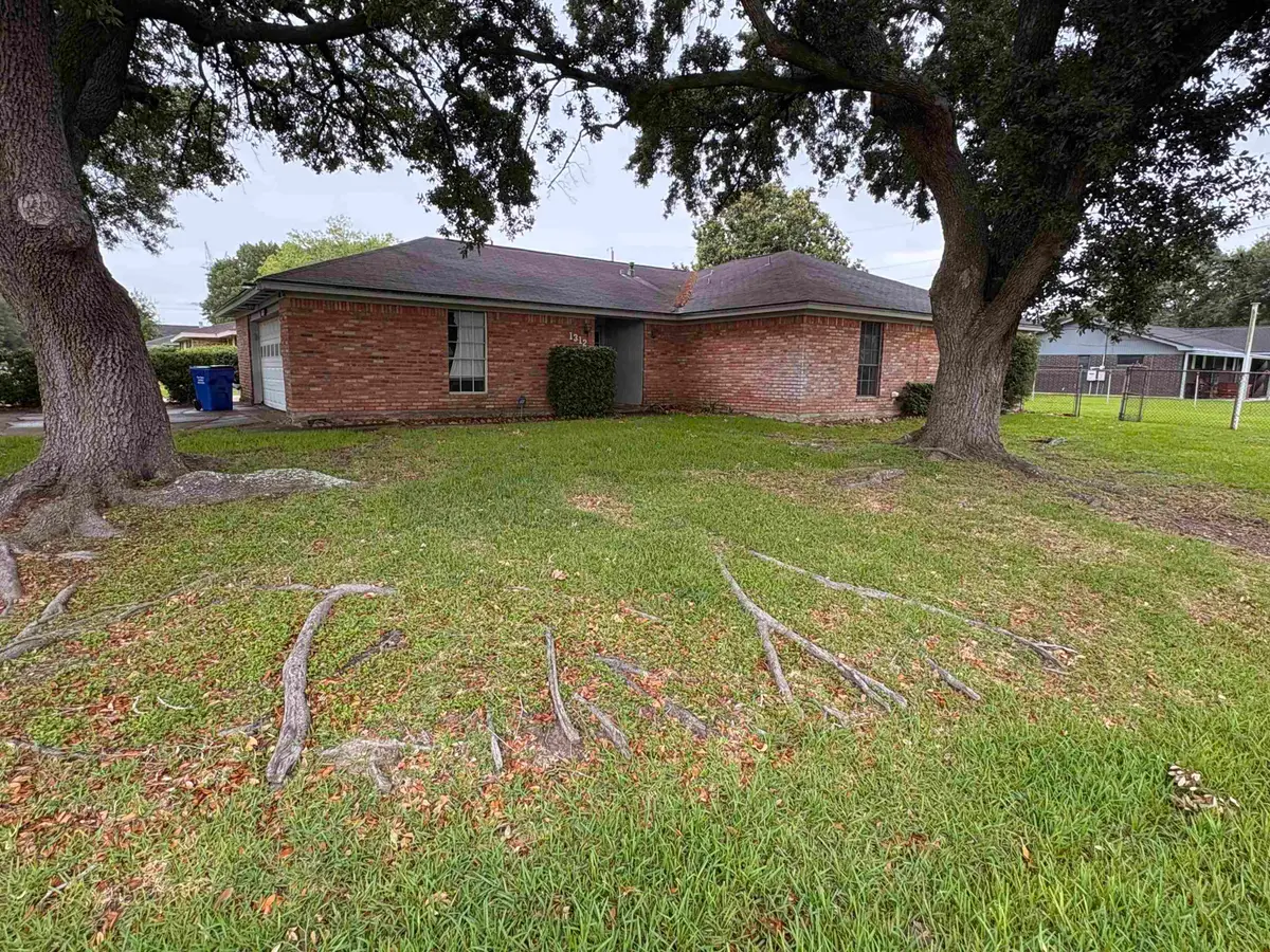1312 Travis St, Nederland, TX 77627 - #1