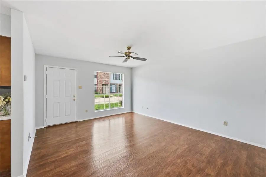 989 Park Meadow Dr., Beaumont, TX 77706 - #2