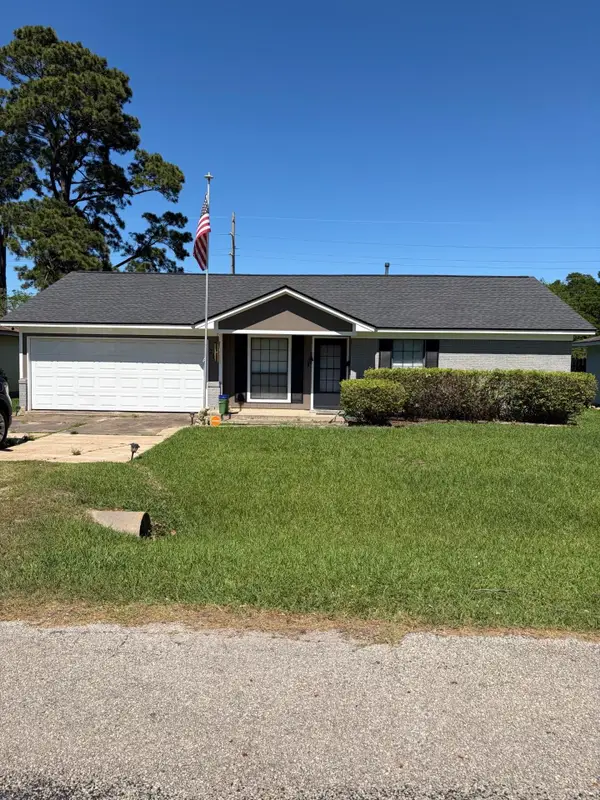 219 1st, Nederland, TX 77627-9999