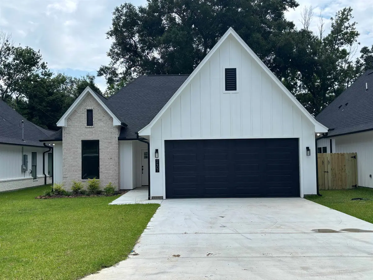 2407 Ave G, Nederland, TX 77627 - #1