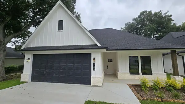 2403 Ave G, Nederland, TX 77627