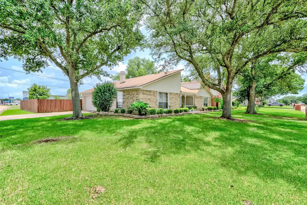 2103 Avenue N, Nederland, TX 77627 - #1