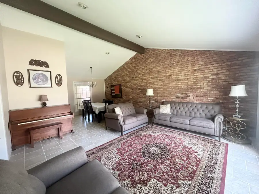2801 Berry Avenue, Groves, TX 77619 - #3