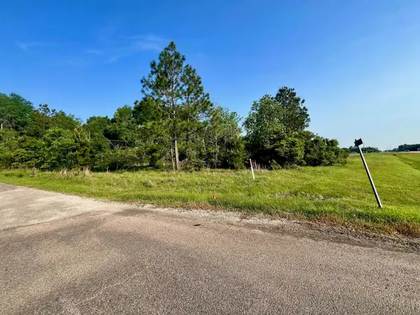2773 US Highway 96, Buna, TX 77612