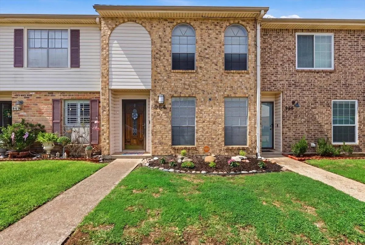 964 Sunmeadow Dr, Beaumont, TX 77706-3966 - #1