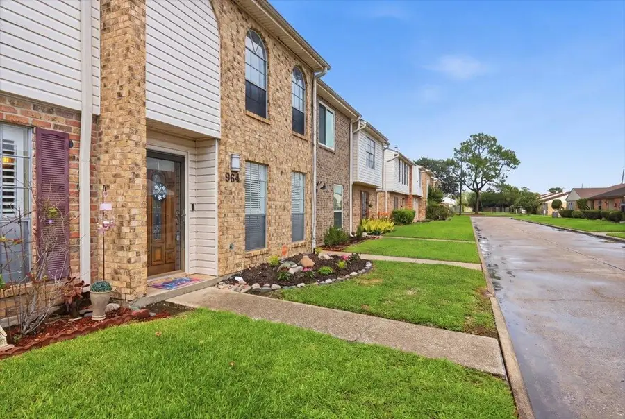 964 Sunmeadow Dr, Beaumont, TX 77706-3966 - #3