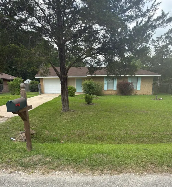 335 Richlightered St, Vidor, TX 77662