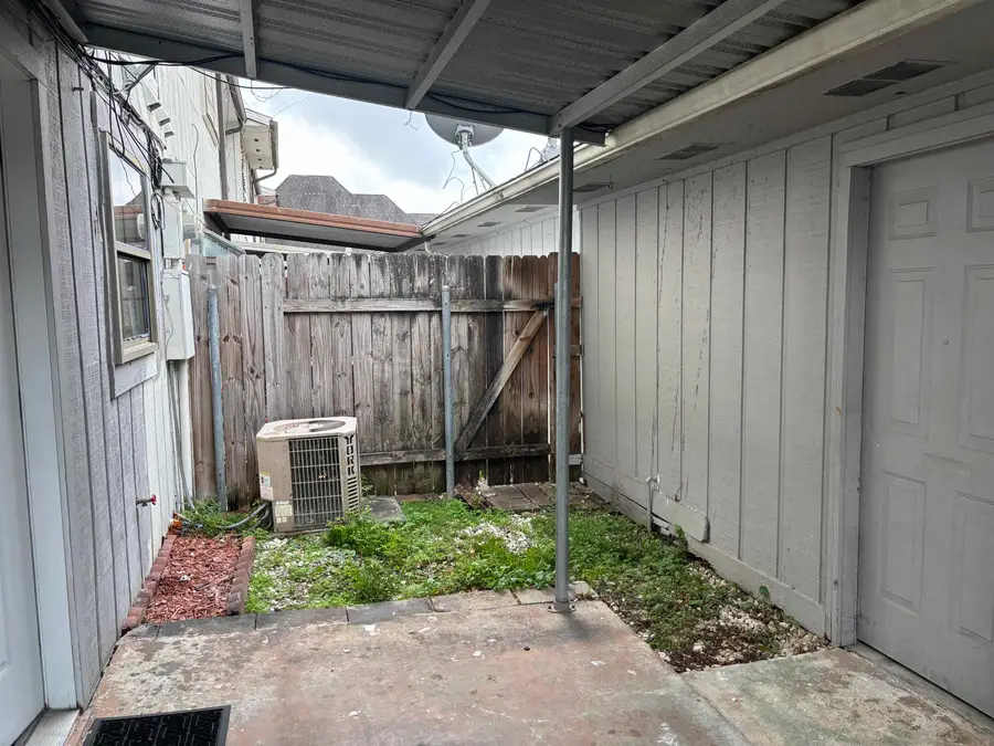 4183 Arthur St, Beaumont, TX 77706 - #2