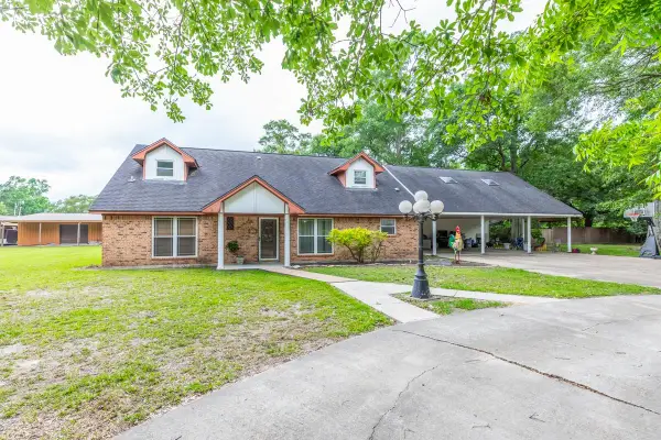 156 CR 818, Buna, TX 77612