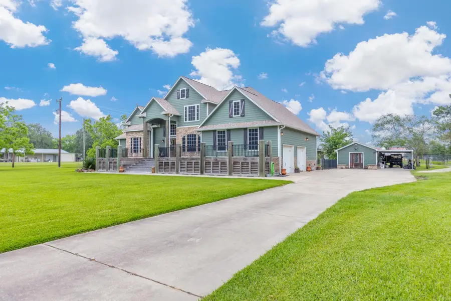 809 S Van Ostrand, Winnie, TX 77665 - #2