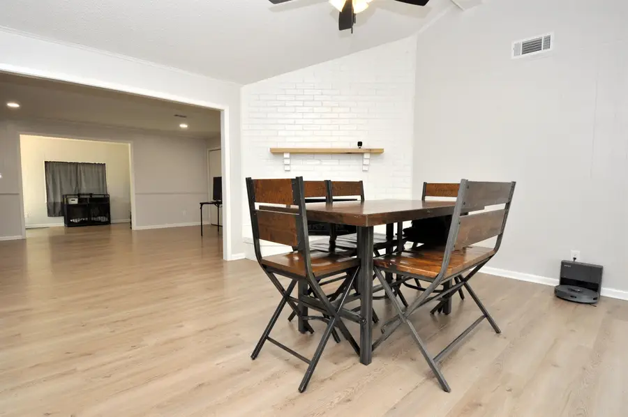 133 7th Ave, Nederland, TX 77627 - #2