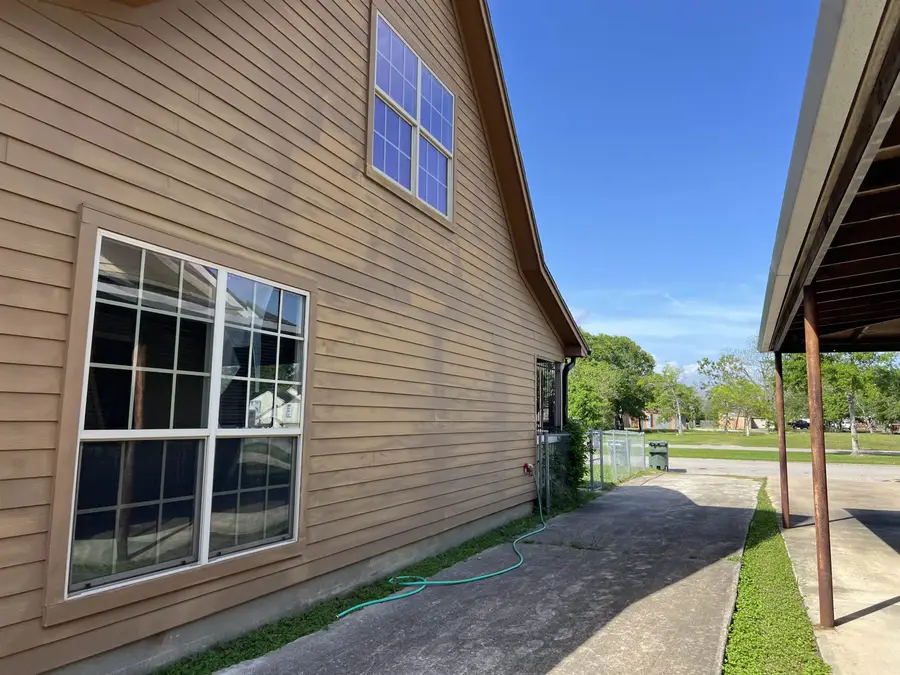 1821 Dequeen, Port Arthur, TX 77640 - #2
